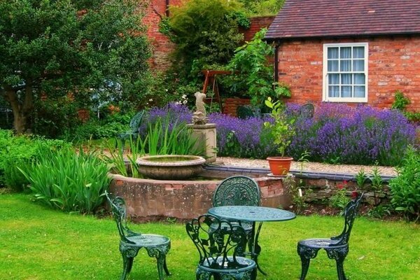 English style in landscape design