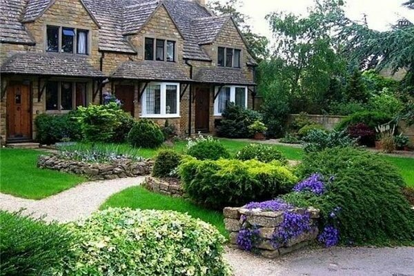 English style in landscape design