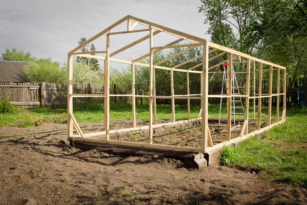 greenhouse + mula sa isang tubo + gawin ito sa iyong sarili