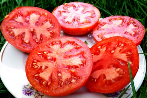 Beschreibung der weißen Füllung der Tomate